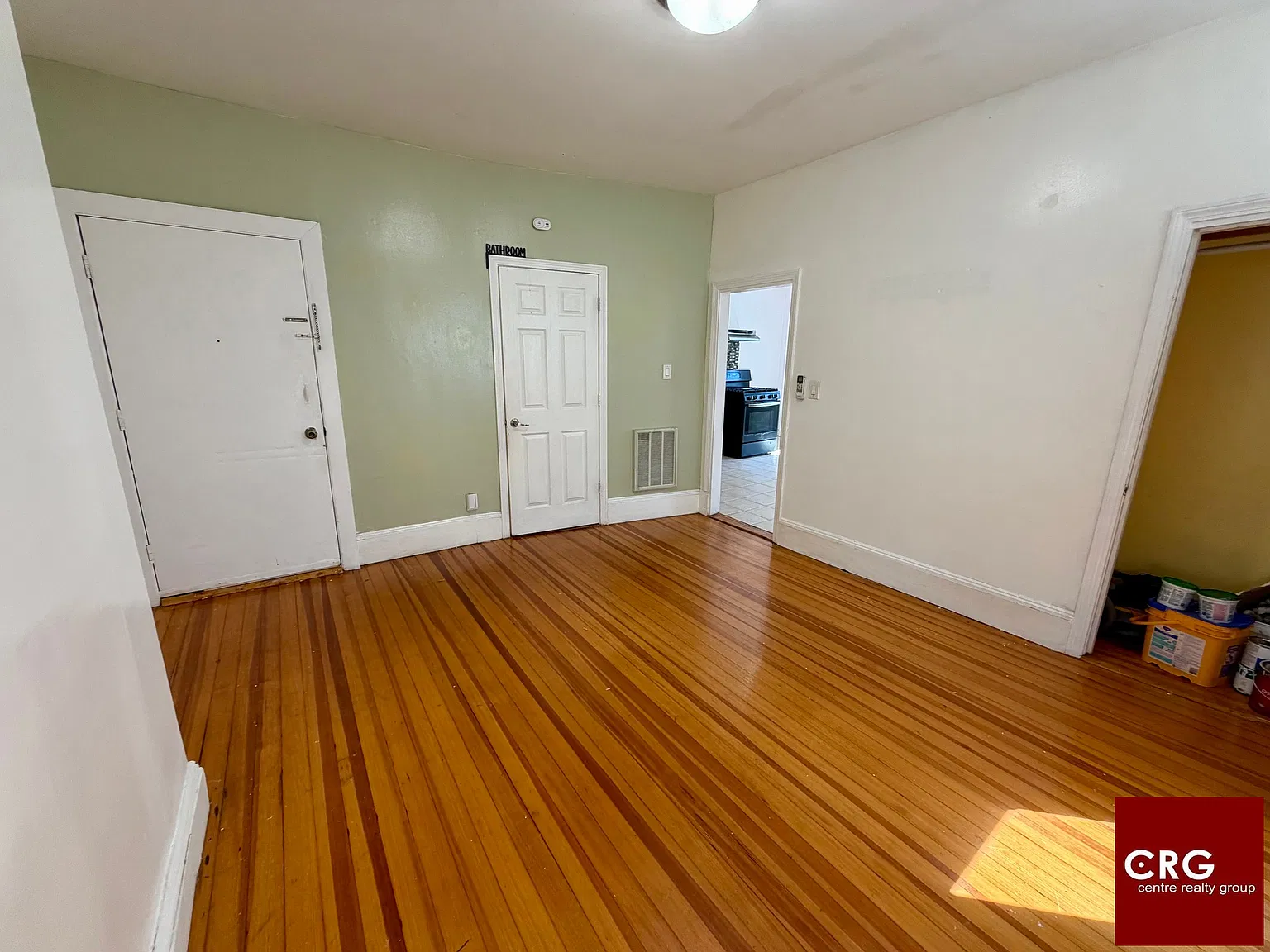 2 bed, 1.0 bath, 750 sqft, $3,000 — Photo 4
