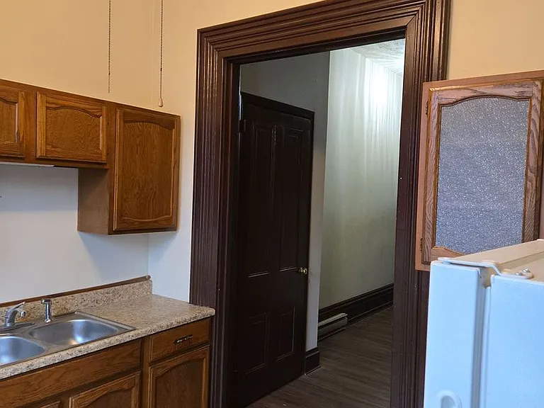 127 Lincoln Way W — Photo 3