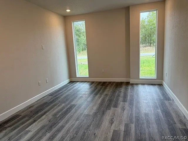 1861 W Hampshire Blvd — Photo 11