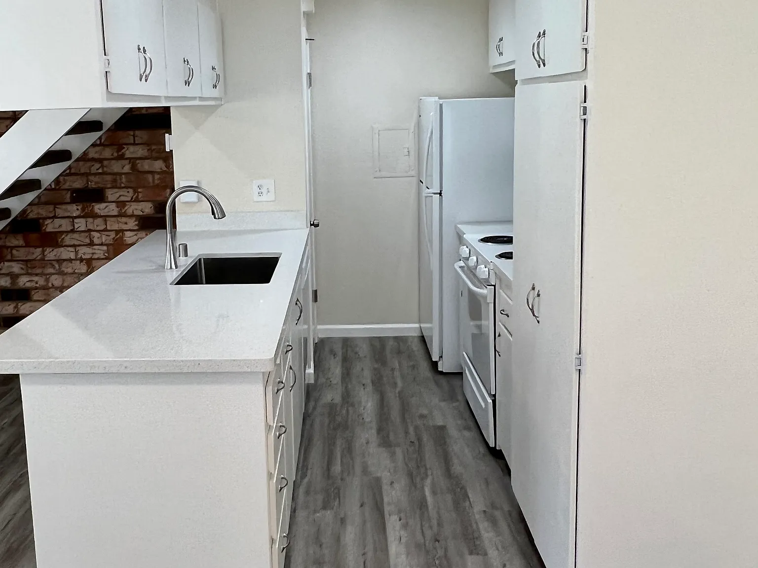 2 bed, 903 sqft, $2,800 — Photo 3