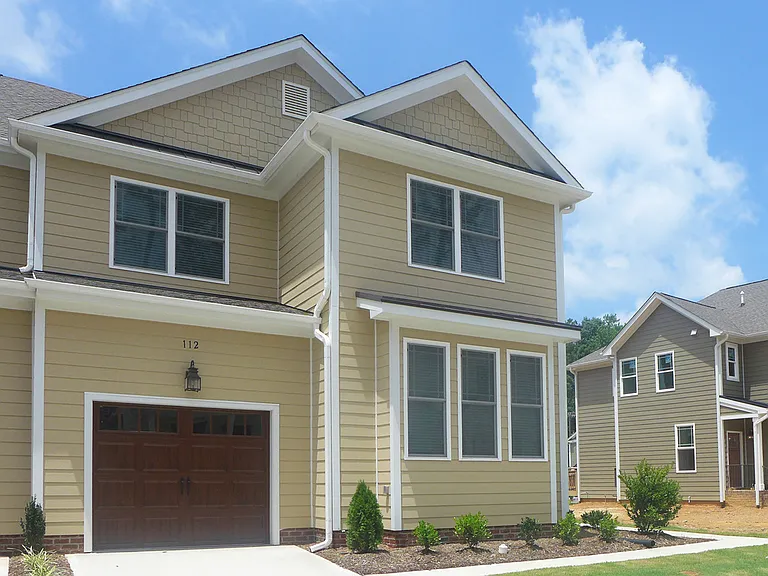 112 Bella Dr — Photo 1