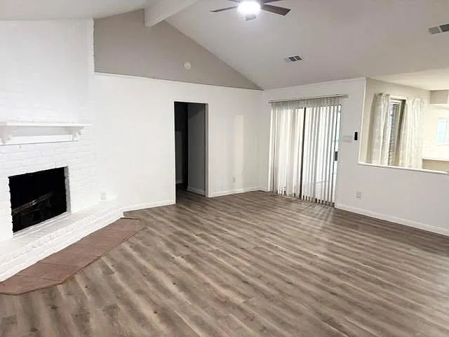 3 bed, 2.0 bath, 1662 sqft, $1,600 — Photo 2