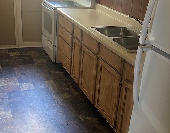 3rd image of 260 Avenue E N