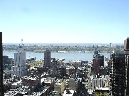 Rented by Sumitomo Real Estate Sales | media 22