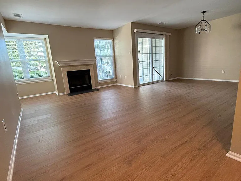 121 Andover Pl — Photo 6