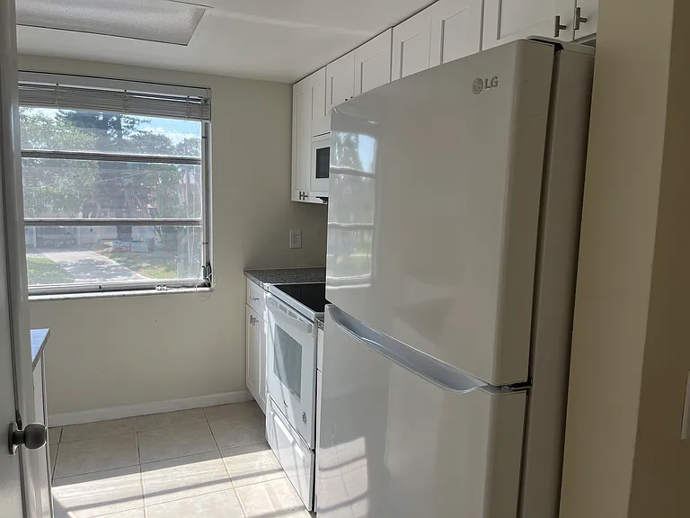 2303 Bay Blvd #2 — Photo 13