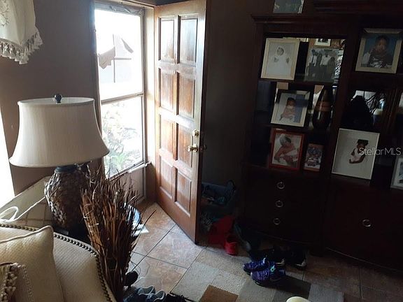 3rd image of 1503 Leslie Dr