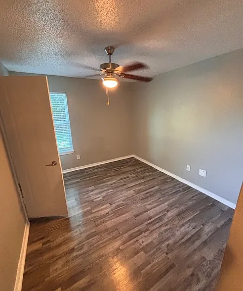 Willow Park Apartments — Photo 17