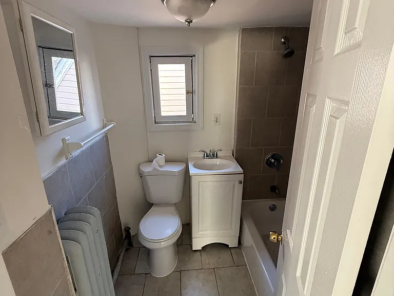467 S 14th St #2A — Photo 7