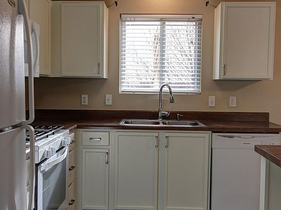 2nd image of 16107 Robin Dr