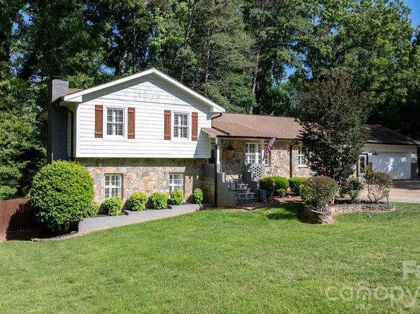 14214 Honeysuckle Ridge Dr, Matthews, NC 28105