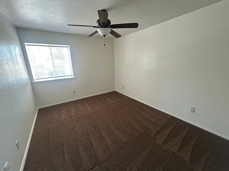974 E Buckhill Rd — Photo 8
