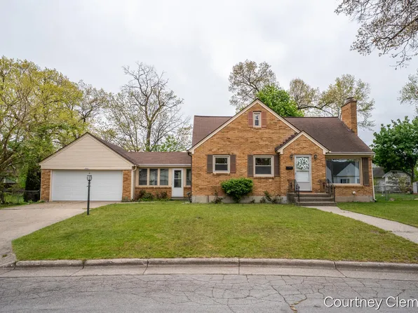 2565 Cherrywood Ct SW, Wyoming, MI 49519