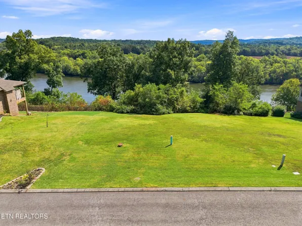 229 Waters Edge Way, Lenoir City, TN 37771