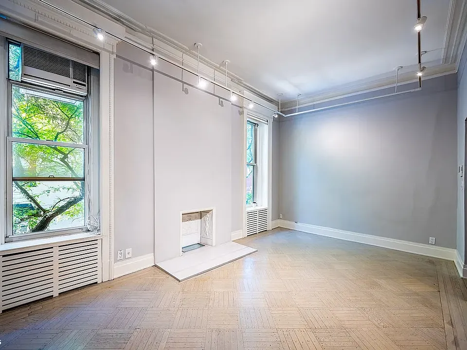 963 Lexington Ave #2R