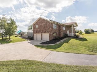 2085 Hancock Valley Dr, Winchester, KY 40391