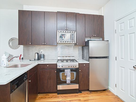 3rd image of 267 E 10th St APT 4