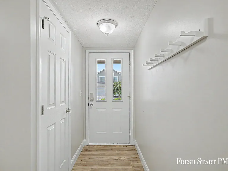 4051 Rivertown Ln SW — Photo 3