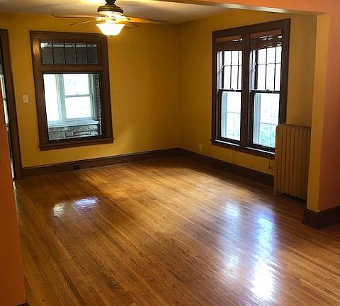 3rd image of 2826 Pleasant Ave #3G