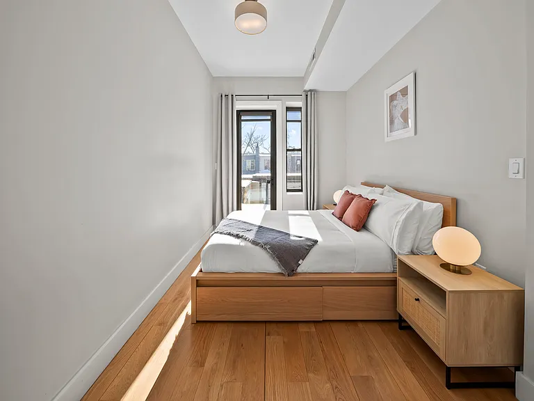 1090 Carroll St #2R — Photo 4