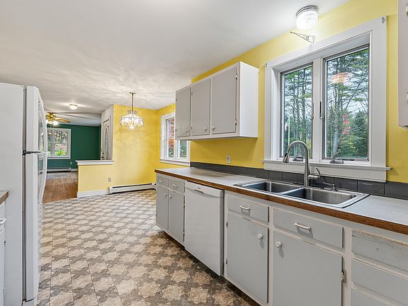 5th image of 70 Glenview Road