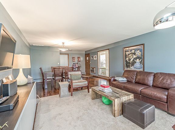 3rd image of 18 Poplar Pl