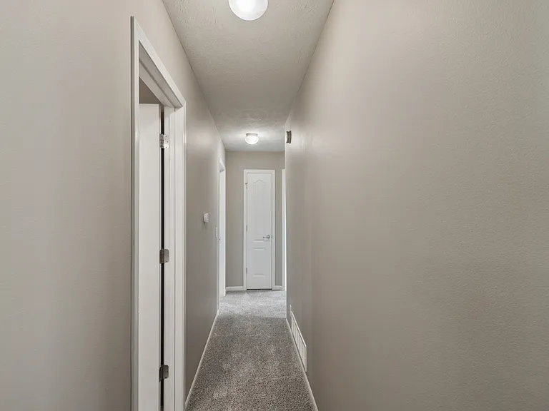 6107 S 190th Ter — Photo 25
