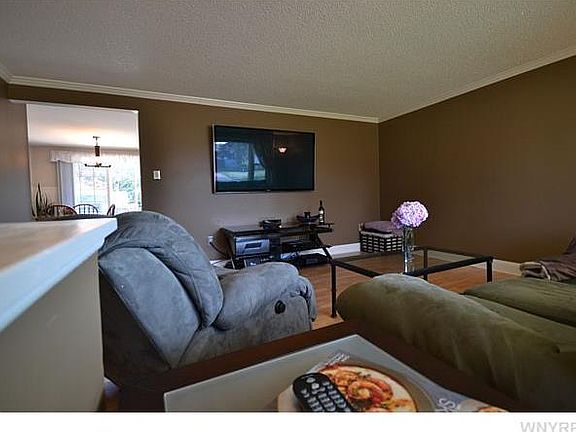 4th image of 853 Remington Dr