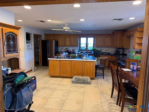 4th image of 184 Russell Rd