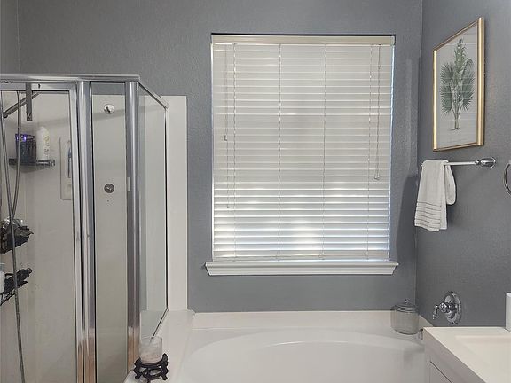 3rd image of 9415 Silver Ridge Dr