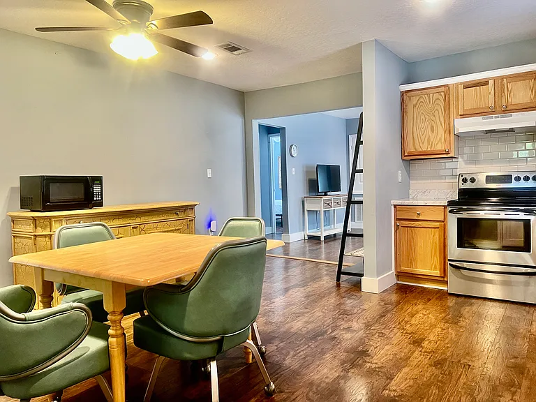 132 W Cherry Dr — Photo 3