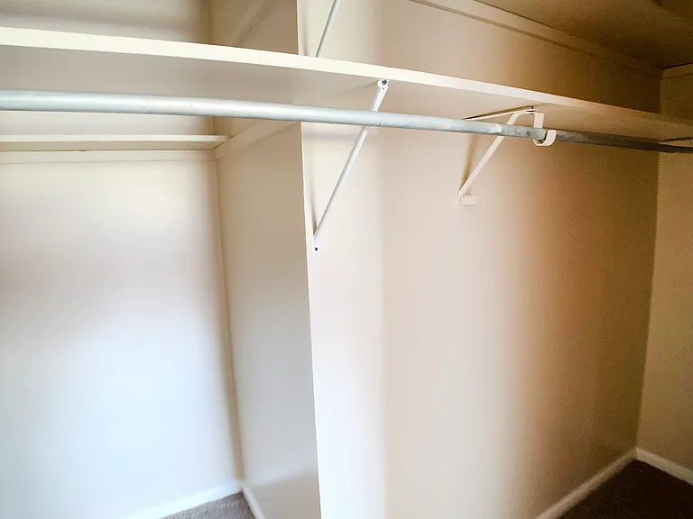 Sharondale Woods Apartments — Photo 34