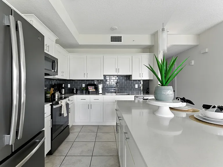 Paradox Cir — Photo 10
