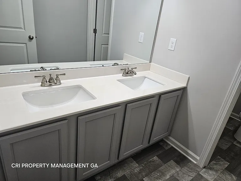 352 Newshaw Dr — Photo 45