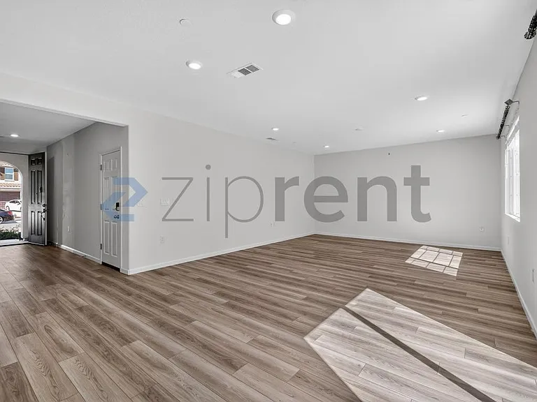 580 Rosedale Way — Photo 15