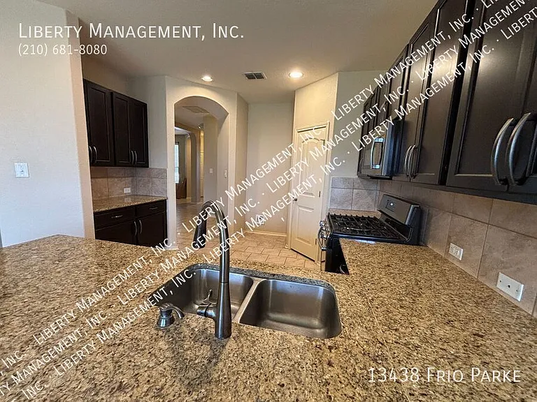 13438 Frio Parke — Photo 10