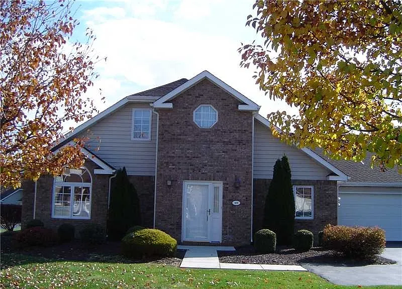 89 Nicholas Dr photo 1