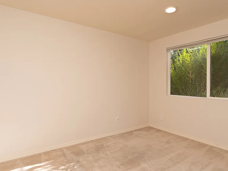 15323 SE 42nd St — Photo 20