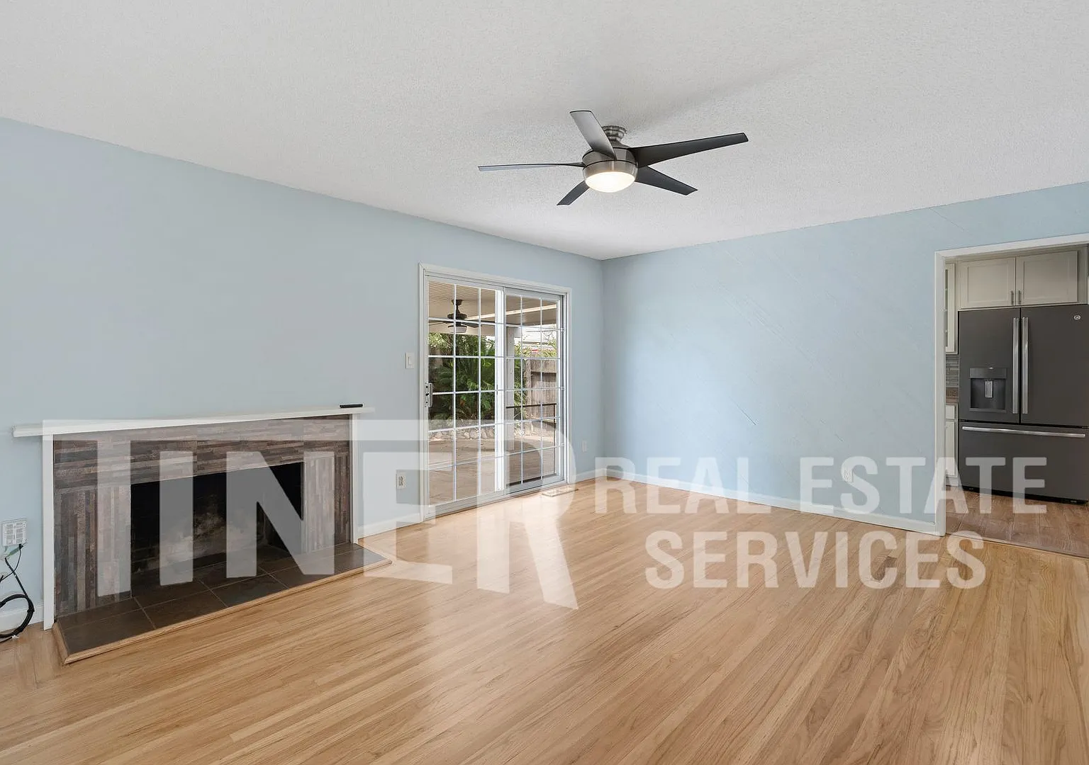 2940 Belmar St - Tier 2 - Updated Charm with Lush Gardens — Photo 2