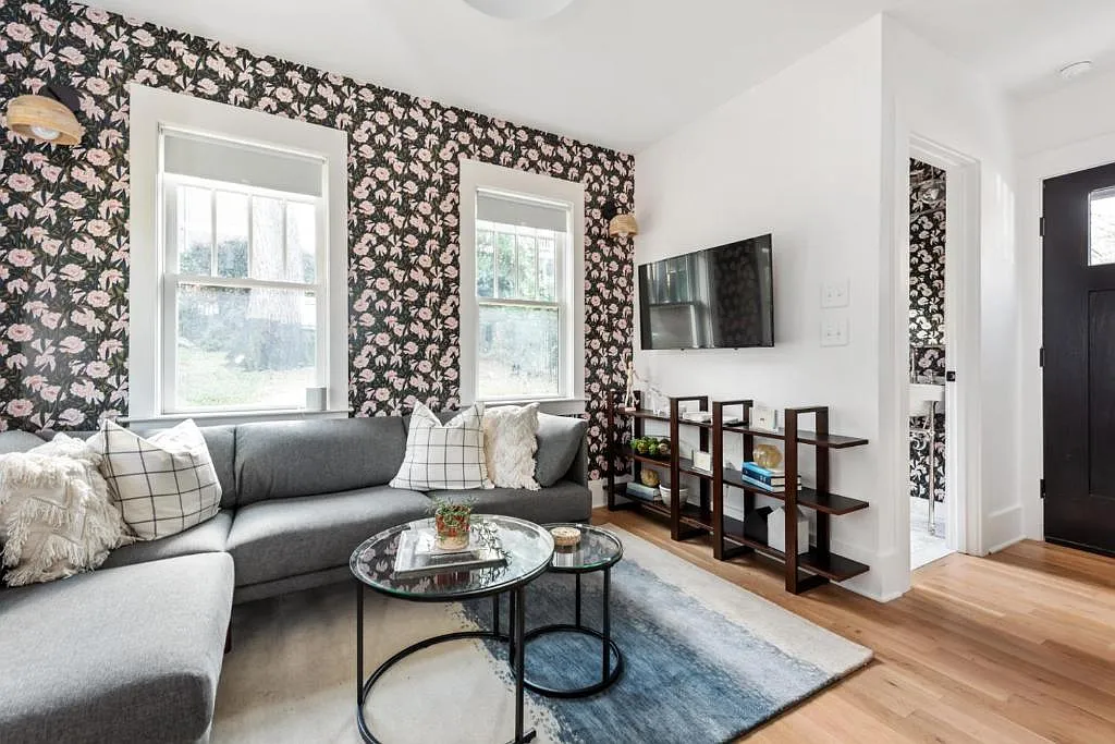 2 bed, 1.5 bath, 750 sqft, $3,200 — Photo 1