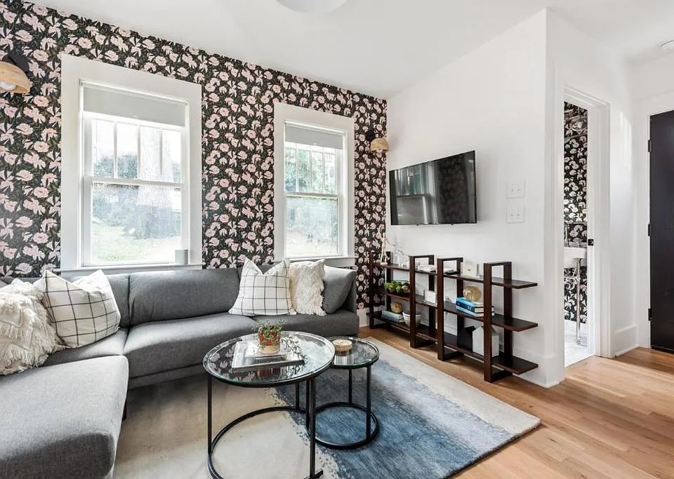 338 Sinclair Ave NE #CH