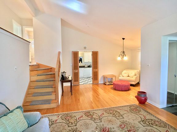 3rd image of 3163 Hill Ln