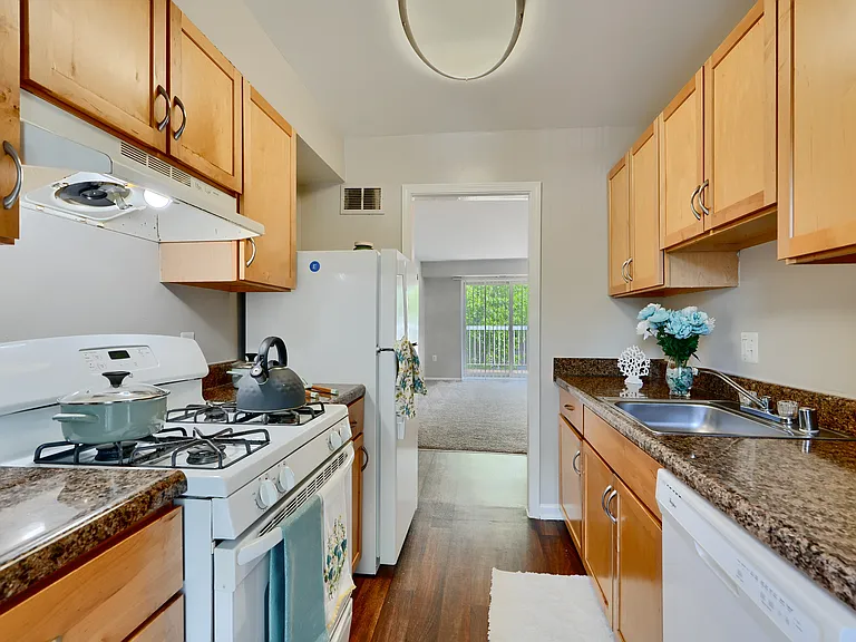 Westchester West Apartments — Photo 8