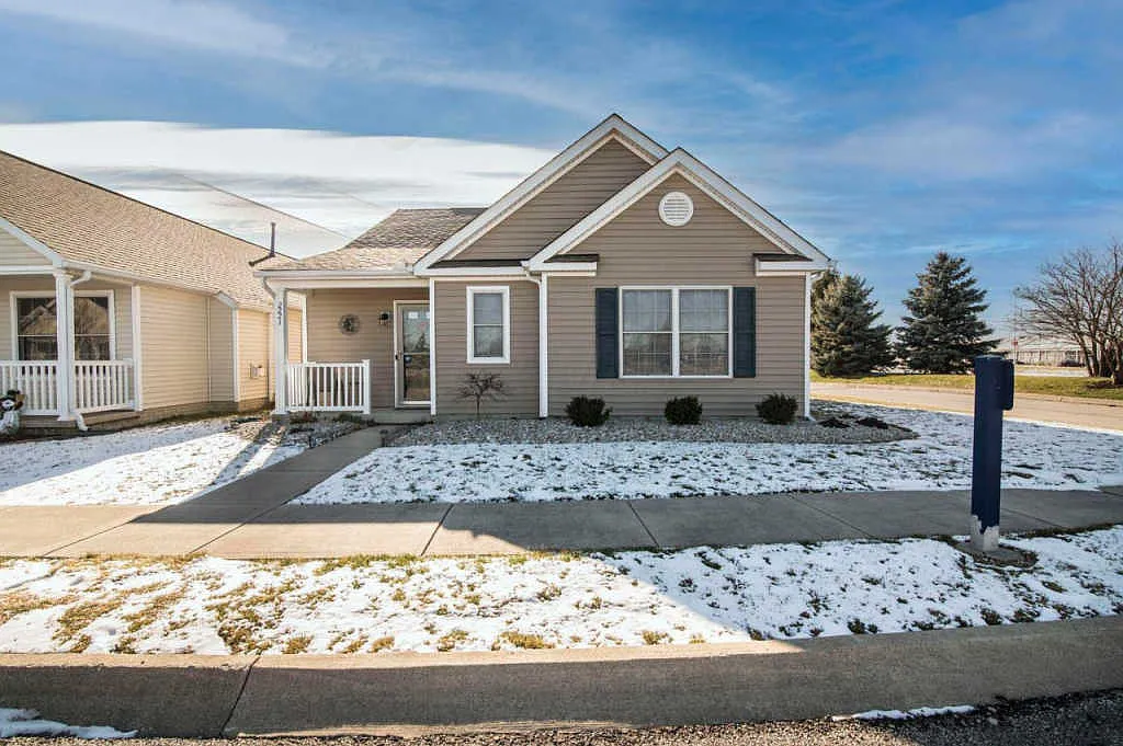 2221 Kilchurn Dr photo 1