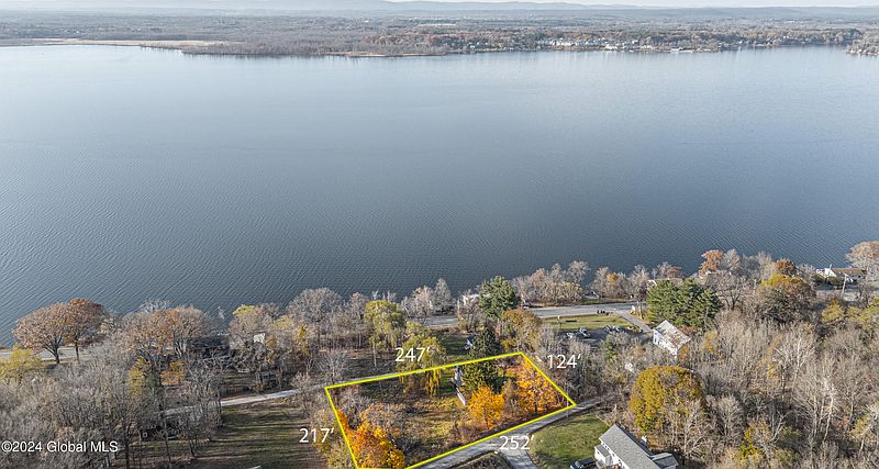 3rd image of 73 Hiller Lane