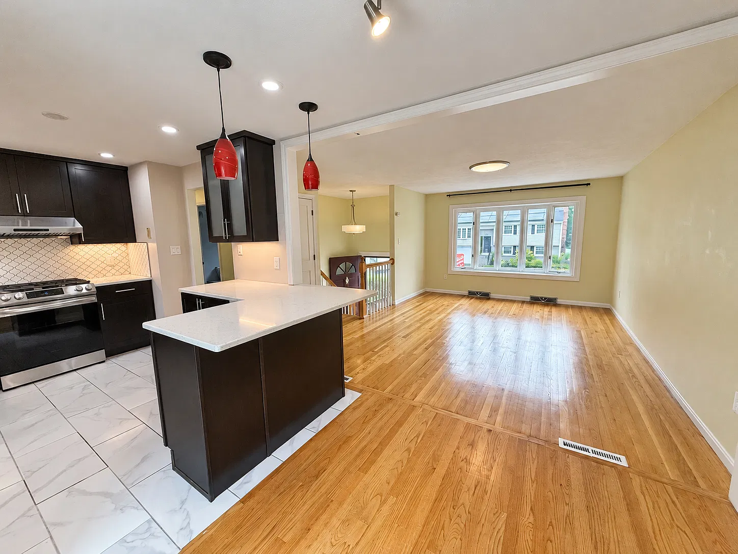 3 bed, 1618 sqft, $4,000 — Photo 2