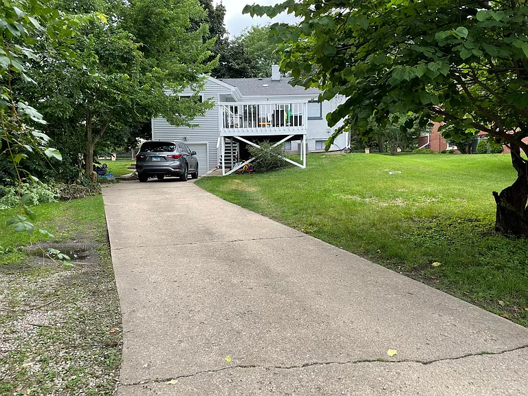 1110 Ridge Rd — Photo 2