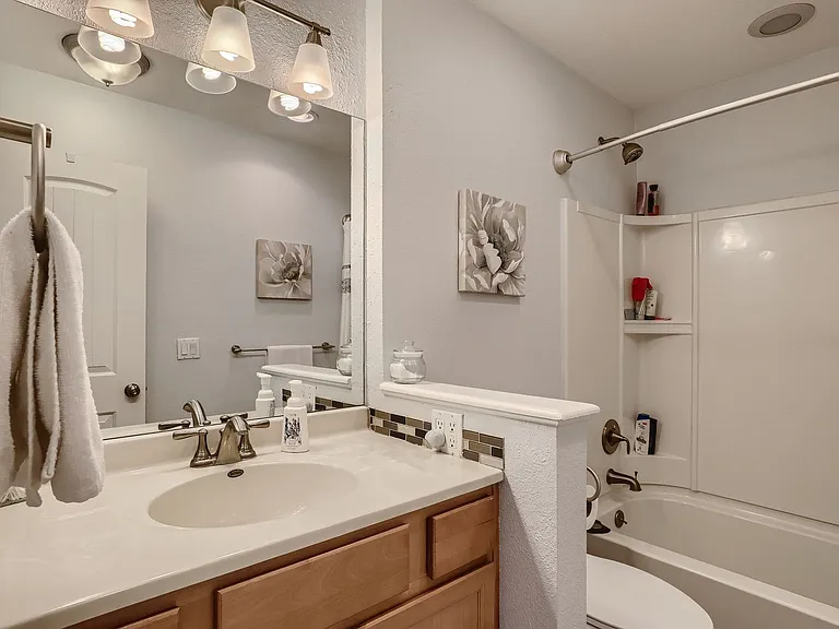 10587 W Maplewood Dr #F — Photo 10