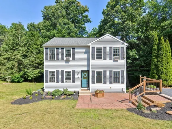 32 Whitetail Cir, Southbridge, MA 01550
