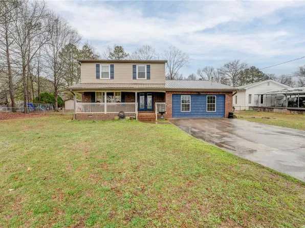 365 Wildwood Dr, Chatsworth, GA 30705